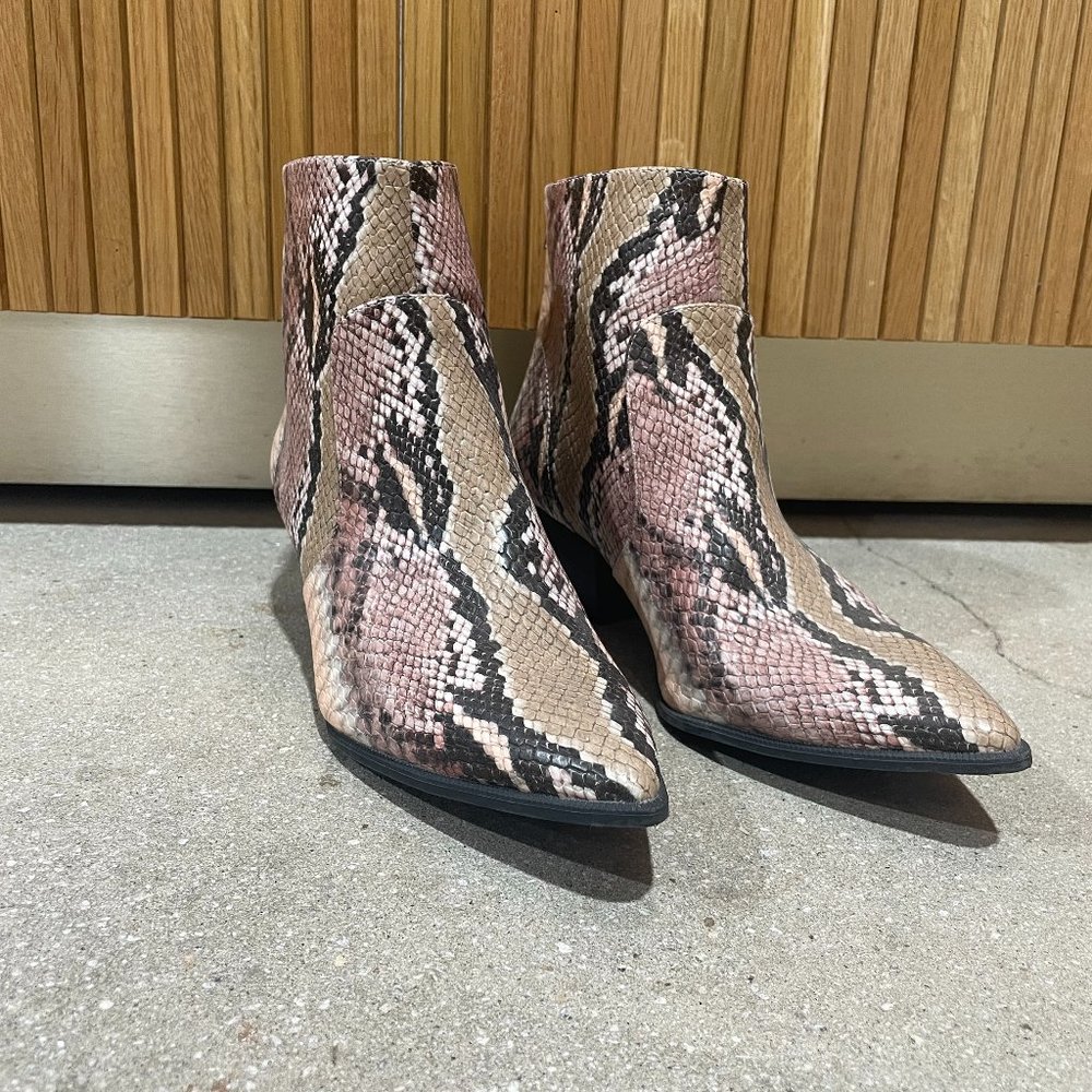 Women's Pink Faux Snakeskin Ankle Boots Sz 8.5
